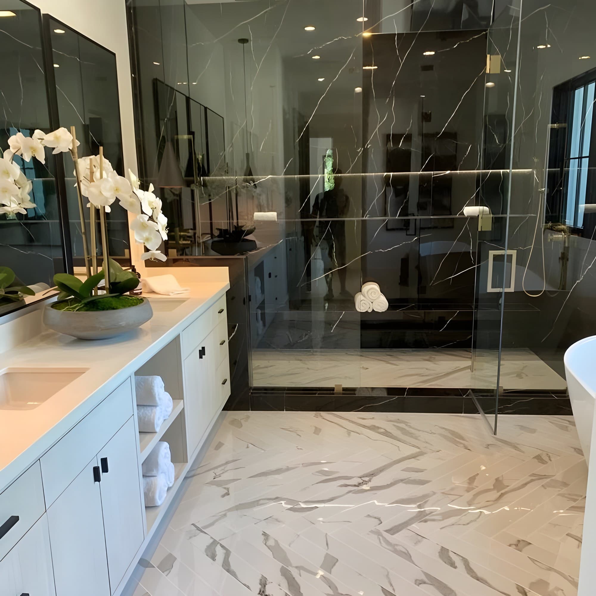 A bathroom that turns contrast into a statement
